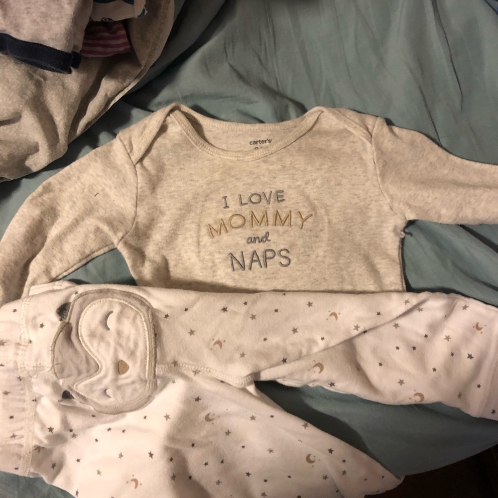 Carter’s Outfit - Picture 2 of 2